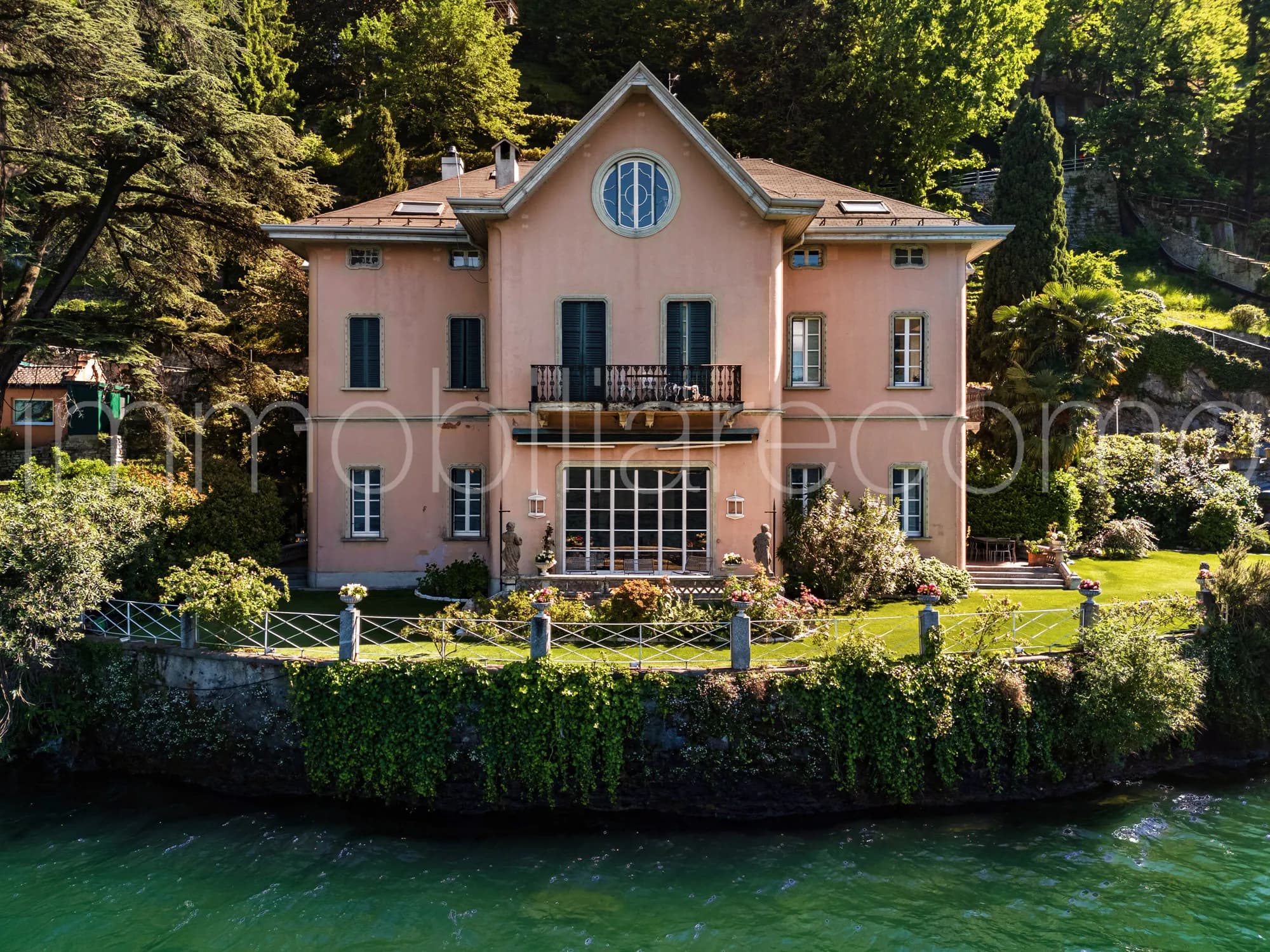 Prestigious Villa with Private Boathouse and Swimming Pool on Lake Como