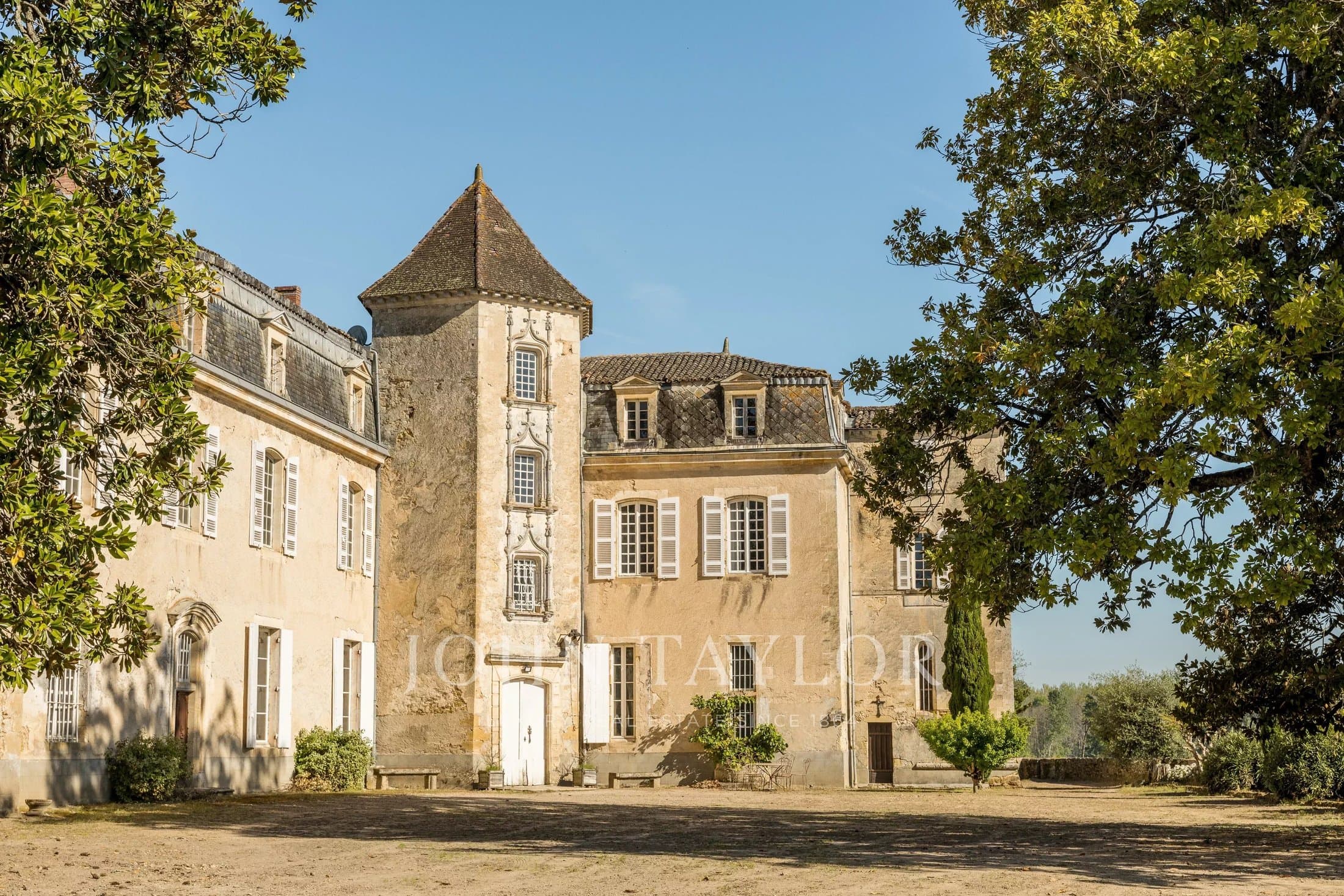 Historic Castle With Stunning Garonne Valley Views